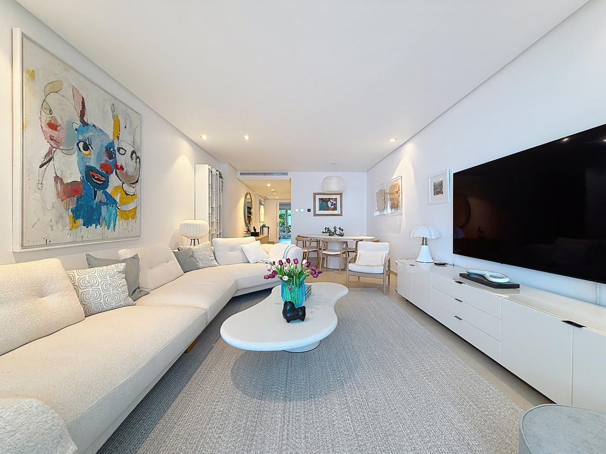 2 Bedroom Apartment for Sale in Estepona — 6