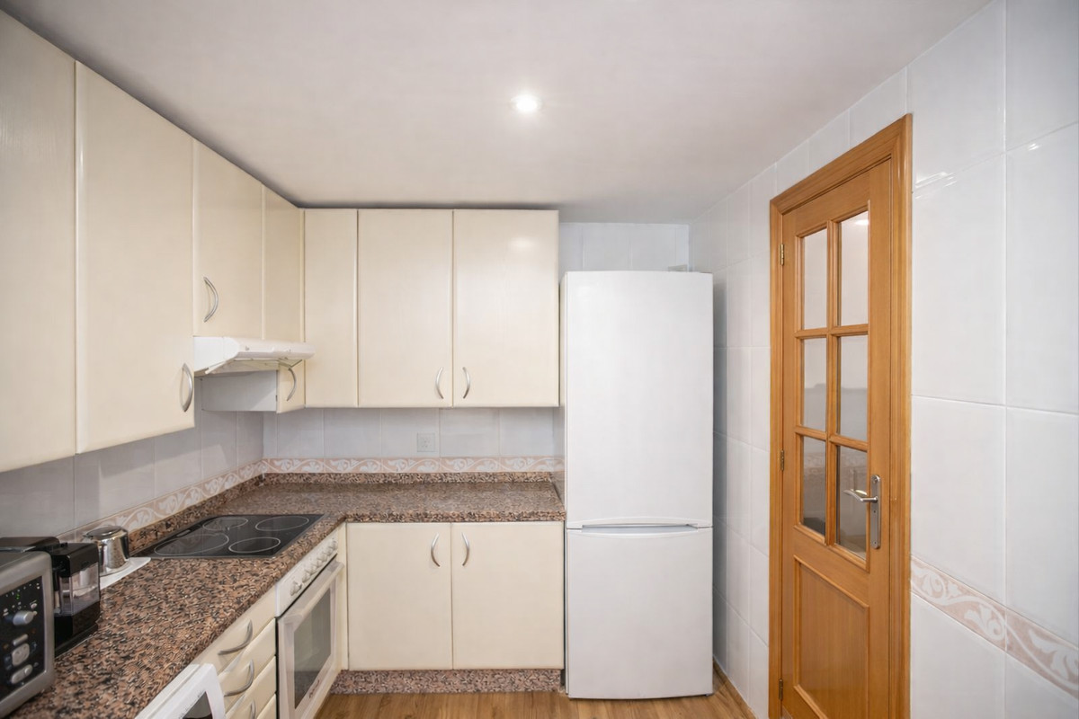 2 Bedroom Apartment for Sale in Guadalmina Alta — 7