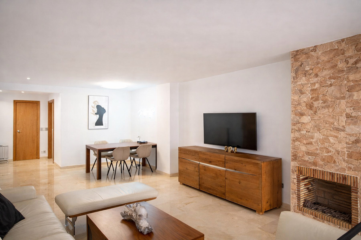 2 Bedroom Apartment for Sale in Guadalmina Alta — 8