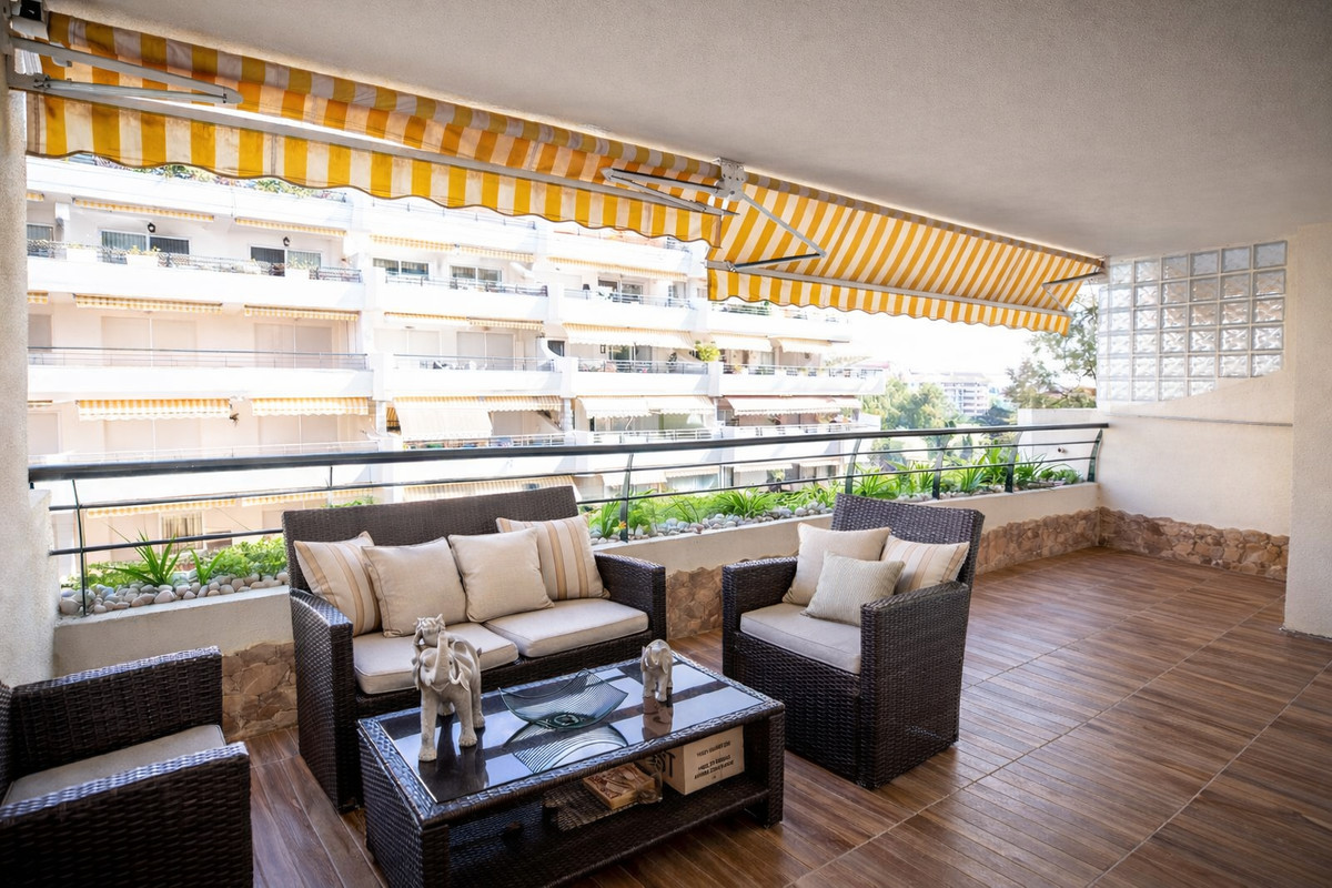 2 Bedroom Apartment for Sale in Guadalmina Alta — 9