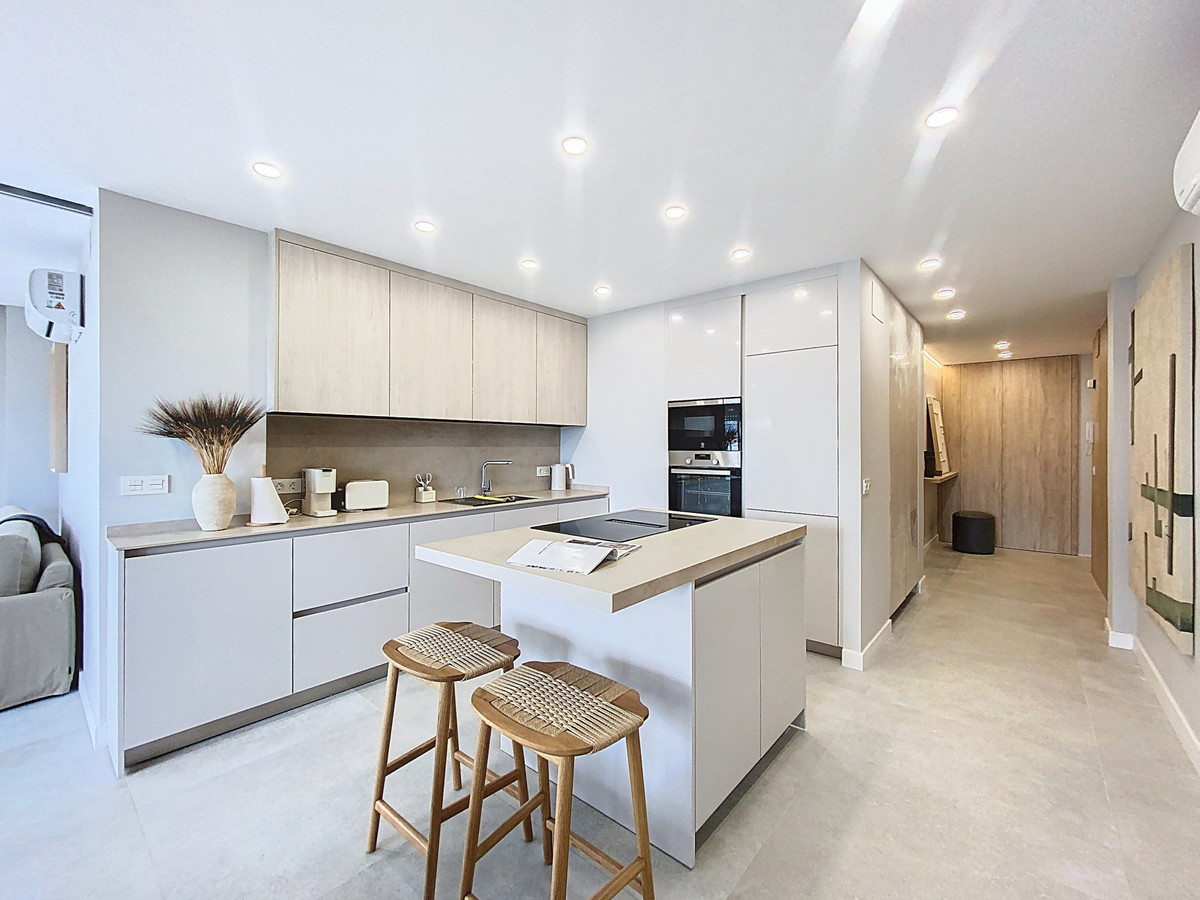 2 Bedroom Apartment for Sale in Estepona — 6