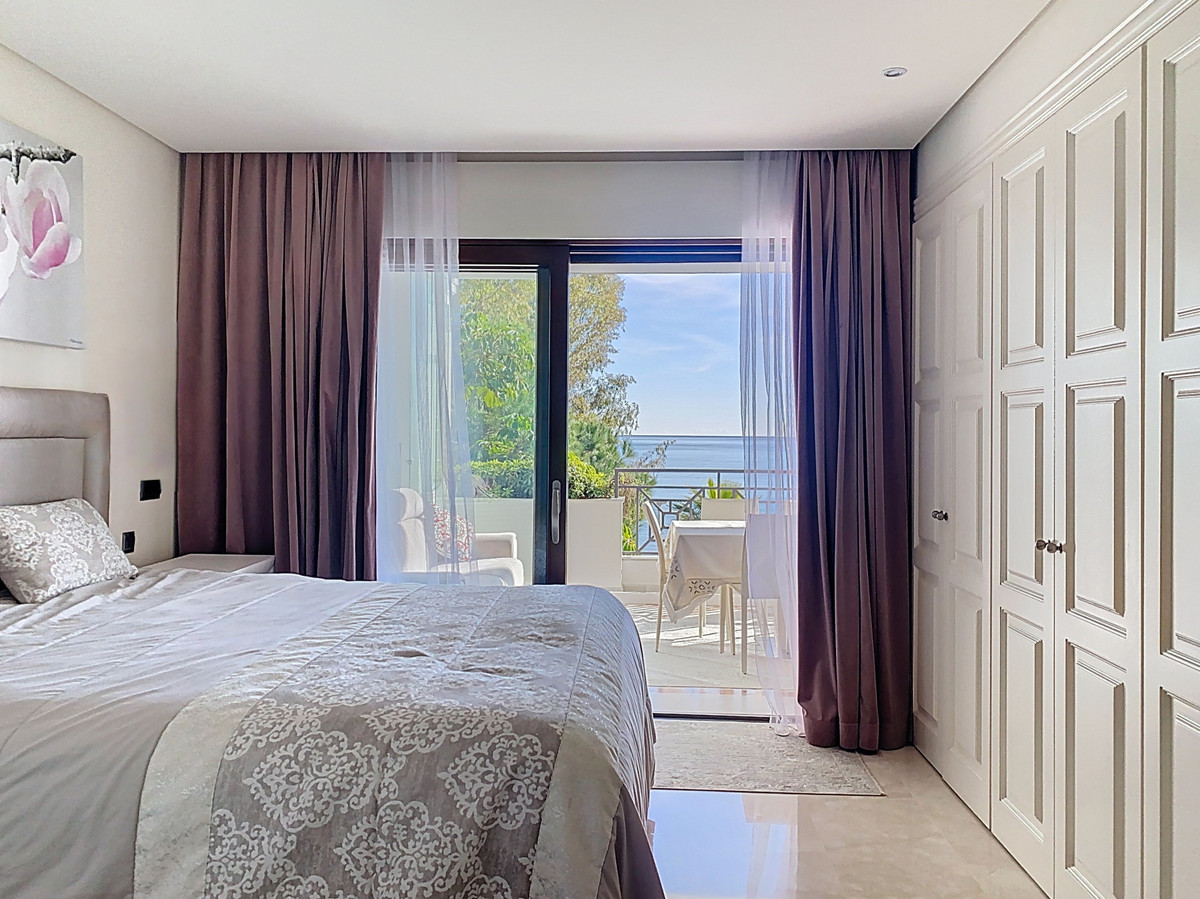 2 Bedroom Apartment for Sale in Estepona — 7