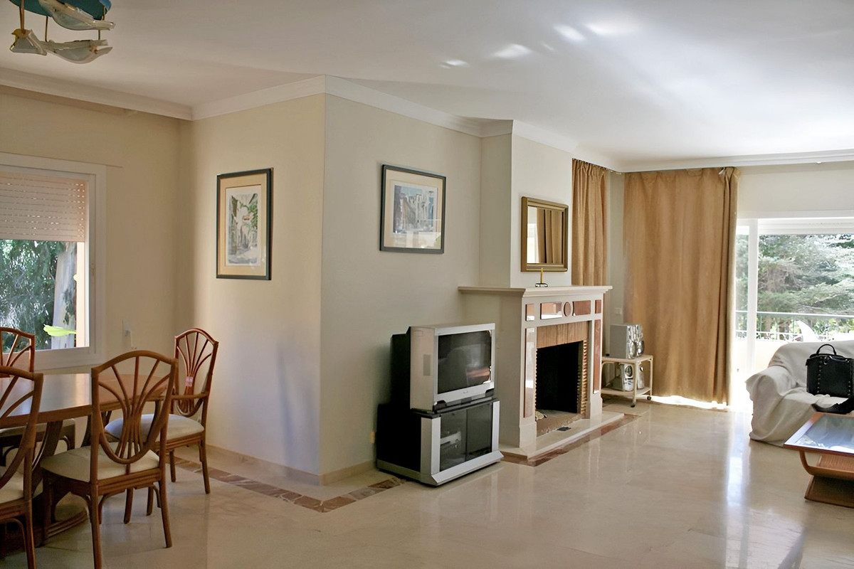 4 Bedroom Apartment for Sale in New Golden Mile — 3