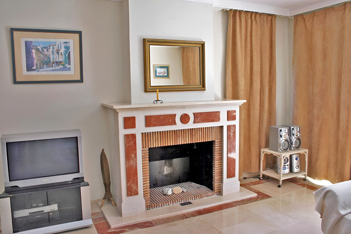 4 Bedroom Apartment for Sale in New Golden Mile — 4