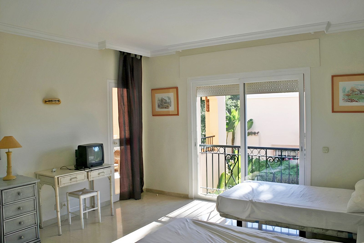 4 Bedroom Apartment for Sale in New Golden Mile — 7