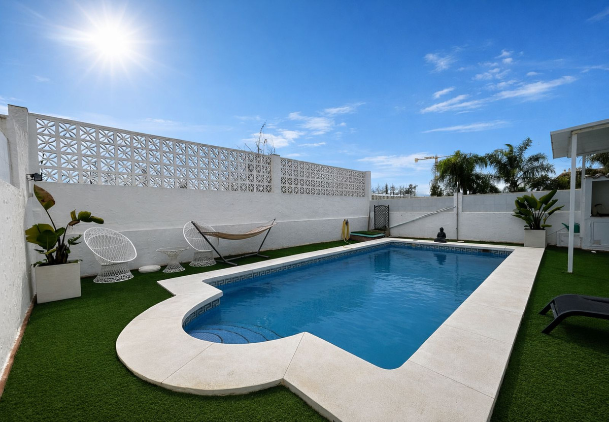 5 Bedroom Villa for Sale in San Pedro de Alcántara