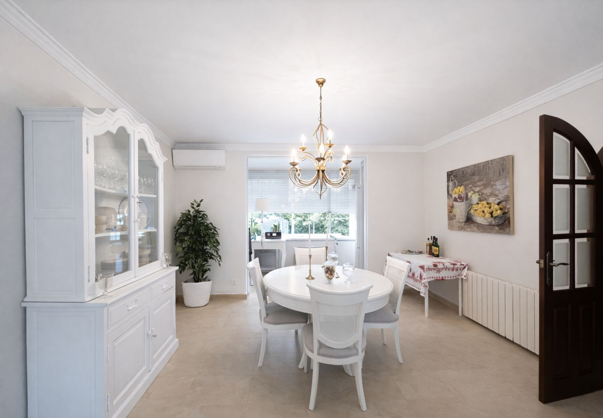 5 Bedroom Villa for Sale in San Pedro de Alcántara — 2