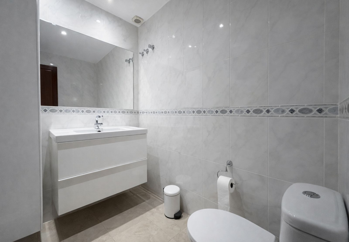 5 Bedroom Villa for Sale in San Pedro de Alcántara — 8