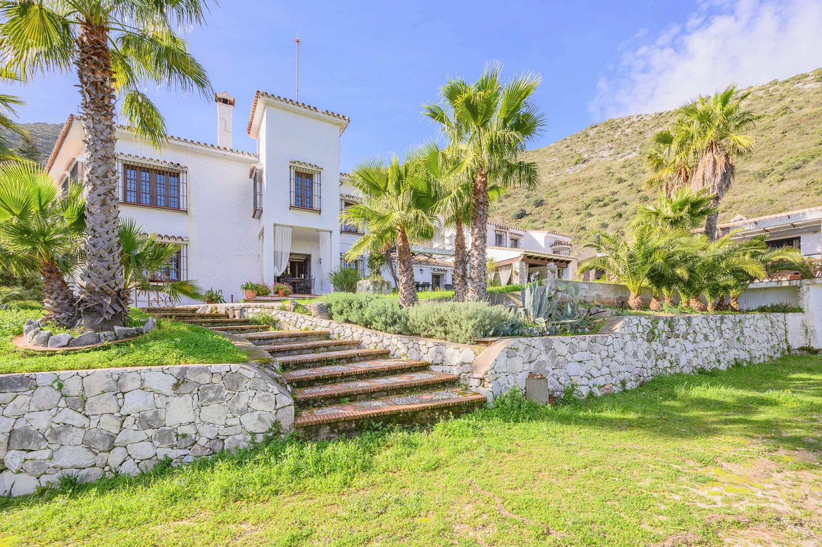 8 Bedroom Villa for Sale in Ojén — 2