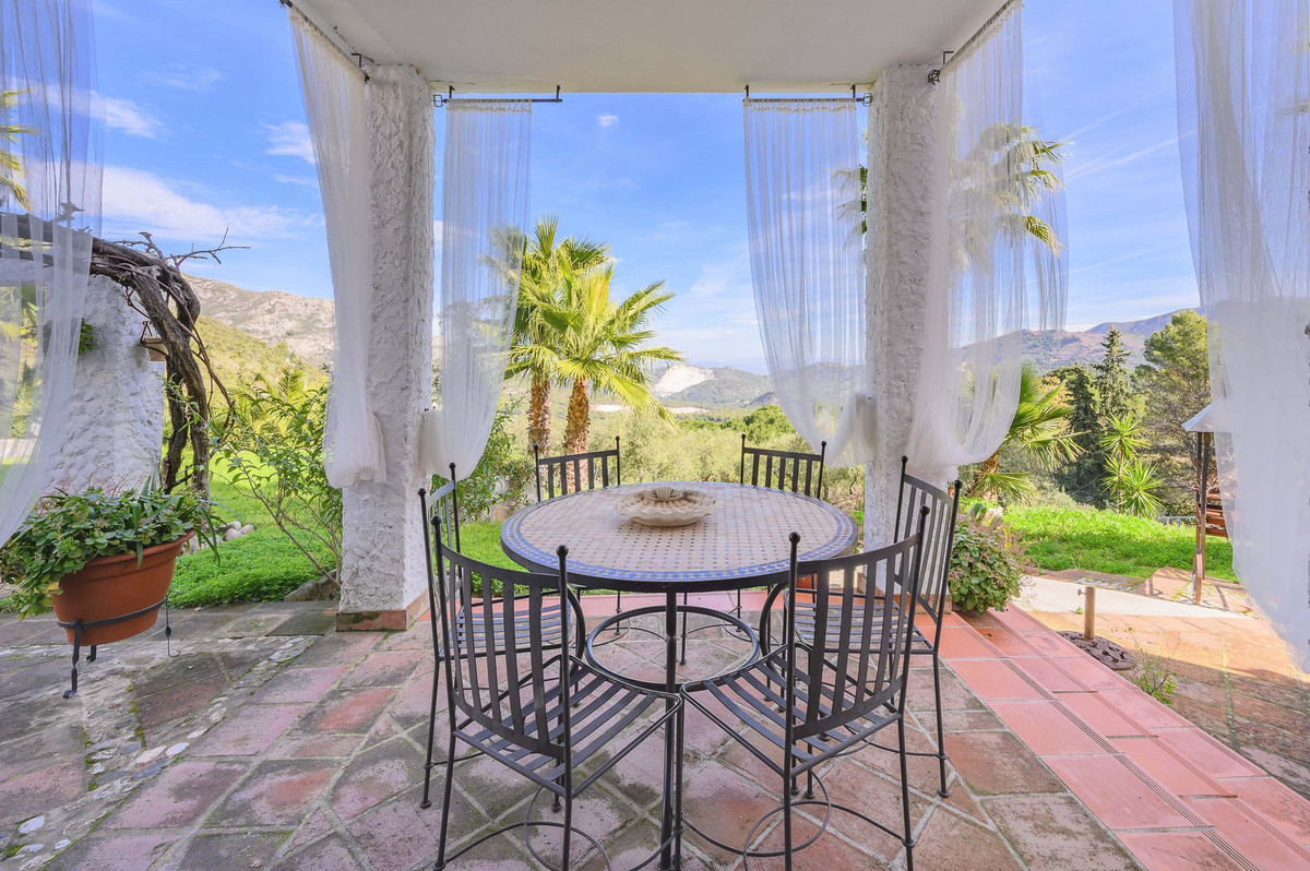 8 Bedroom Villa for Sale in Ojén — 4