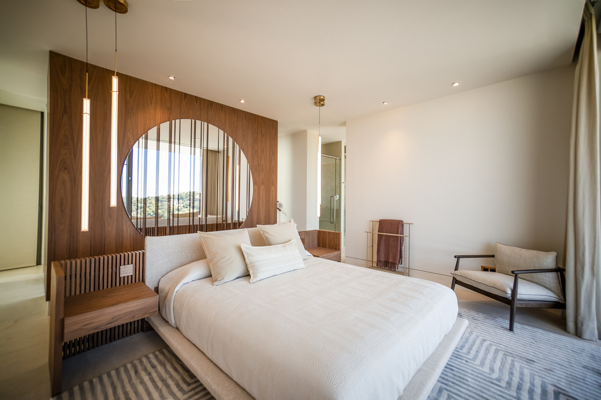 5 Bedroom Villa for Sale in La Zagaleta — 9