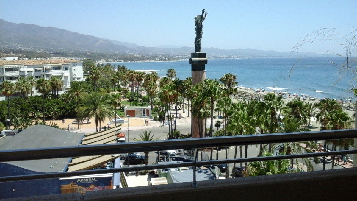 3 Bedroom Apartment for Sale in Puerto Banús