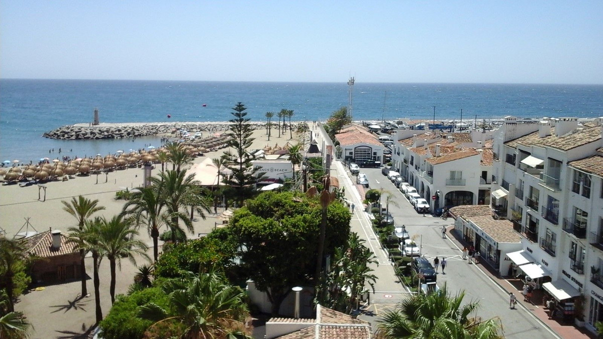 3 Bedroom Apartment for Sale in Puerto Banús — 7