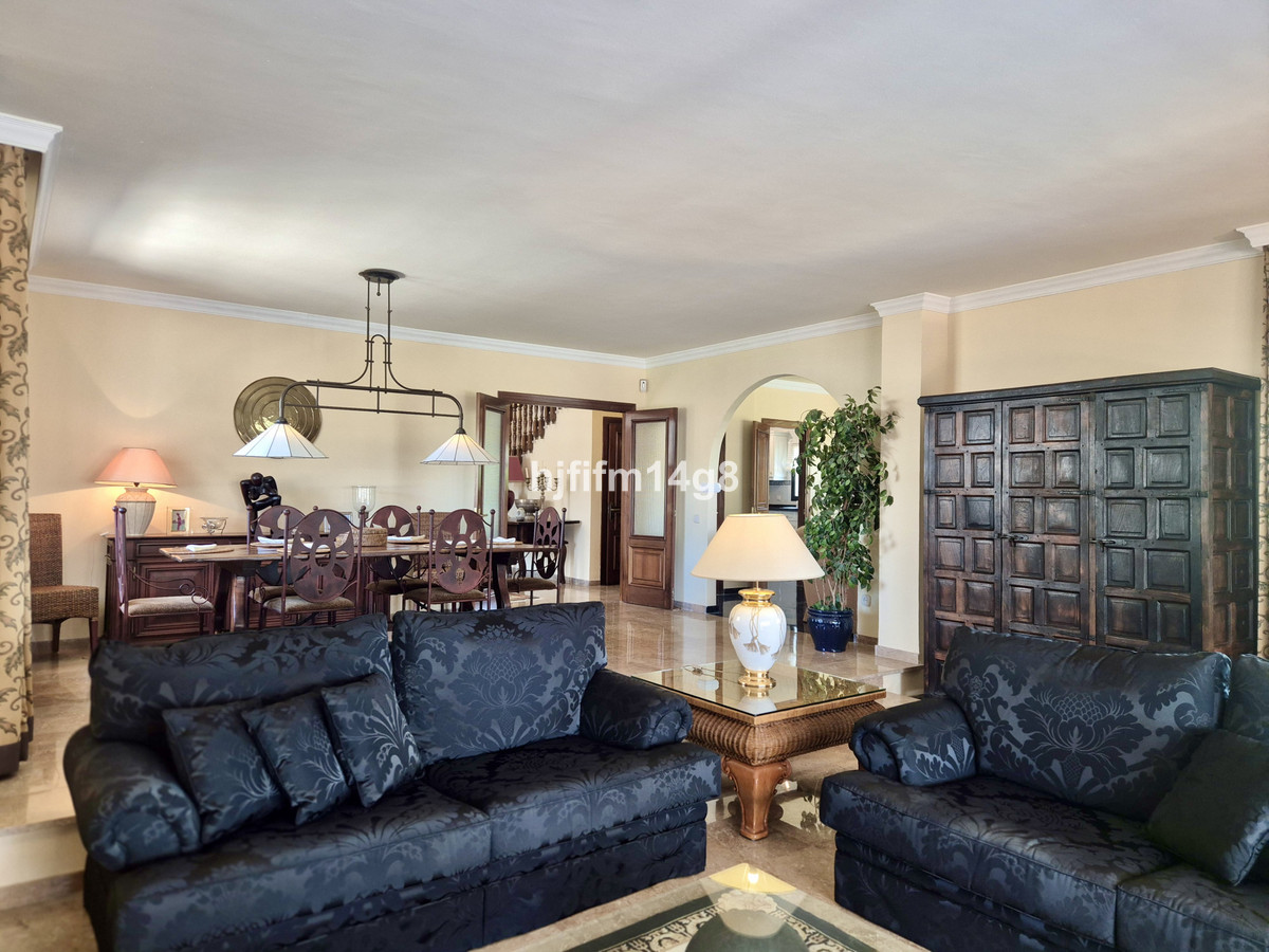 3 Bedroom Villa for Sale in La Campana — 5