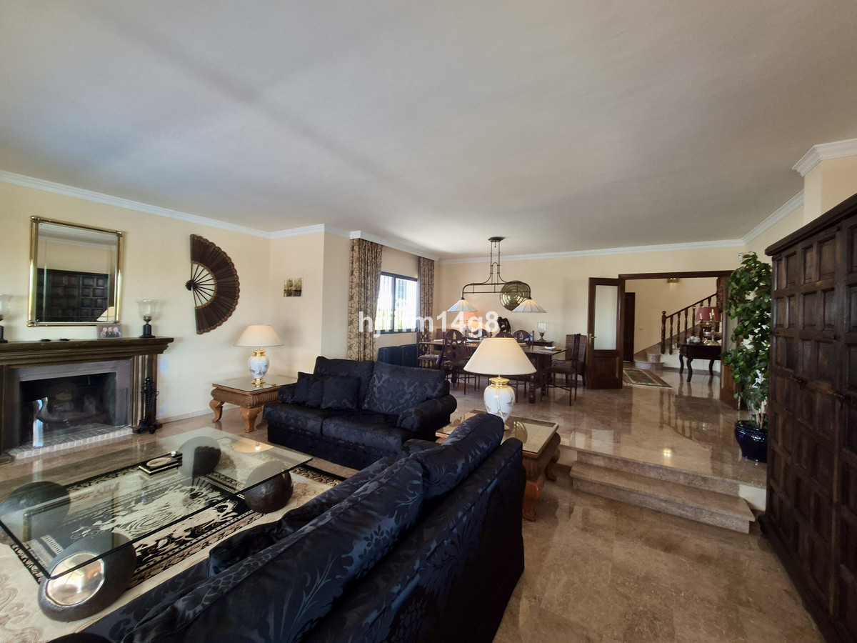 3 Bedroom Villa for Sale in La Campana — 6