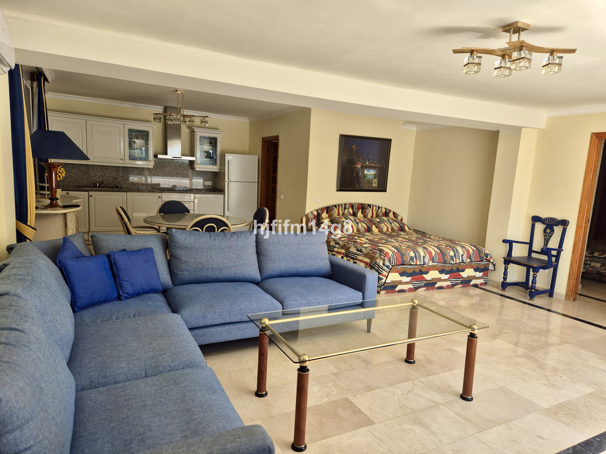 3 Bedroom Villa for Sale in La Campana — 8