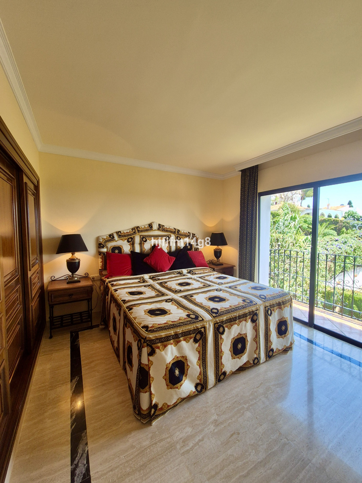 3 Bedroom Villa for Sale in La Campana — view 10