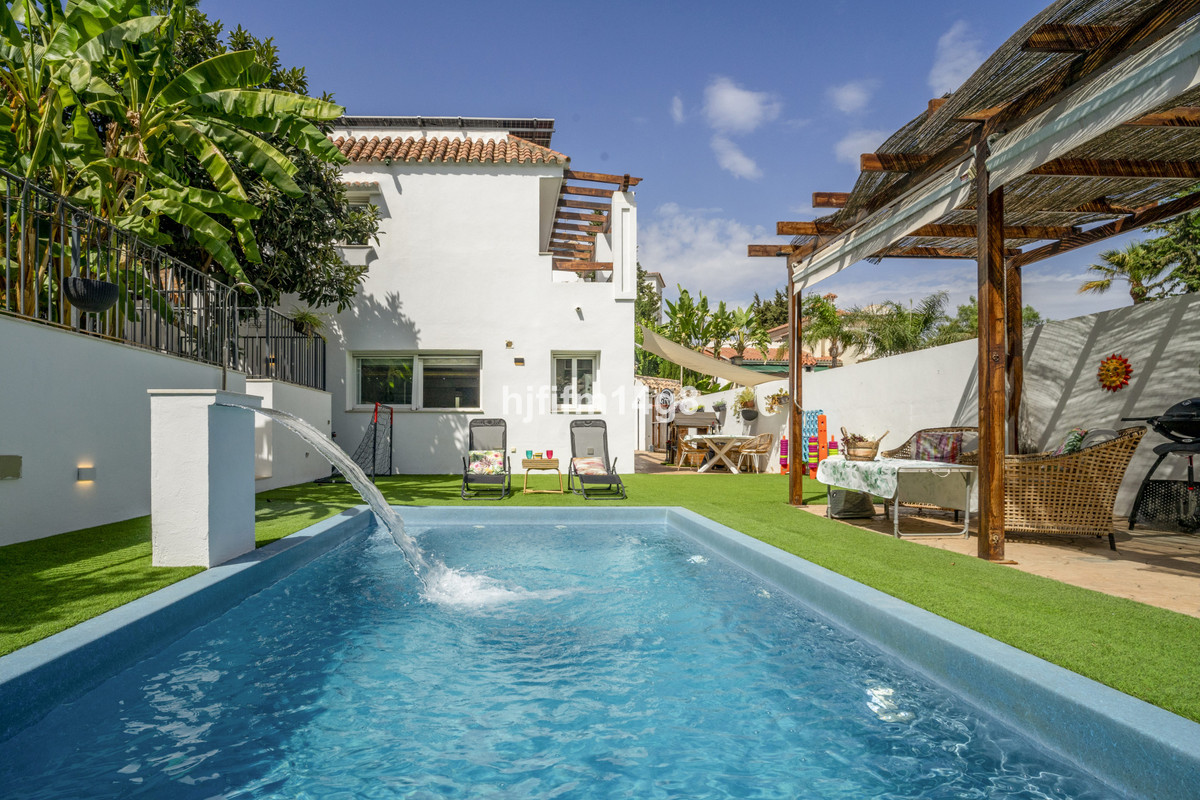 3 Bedroom Villa for Sale in La Campana
