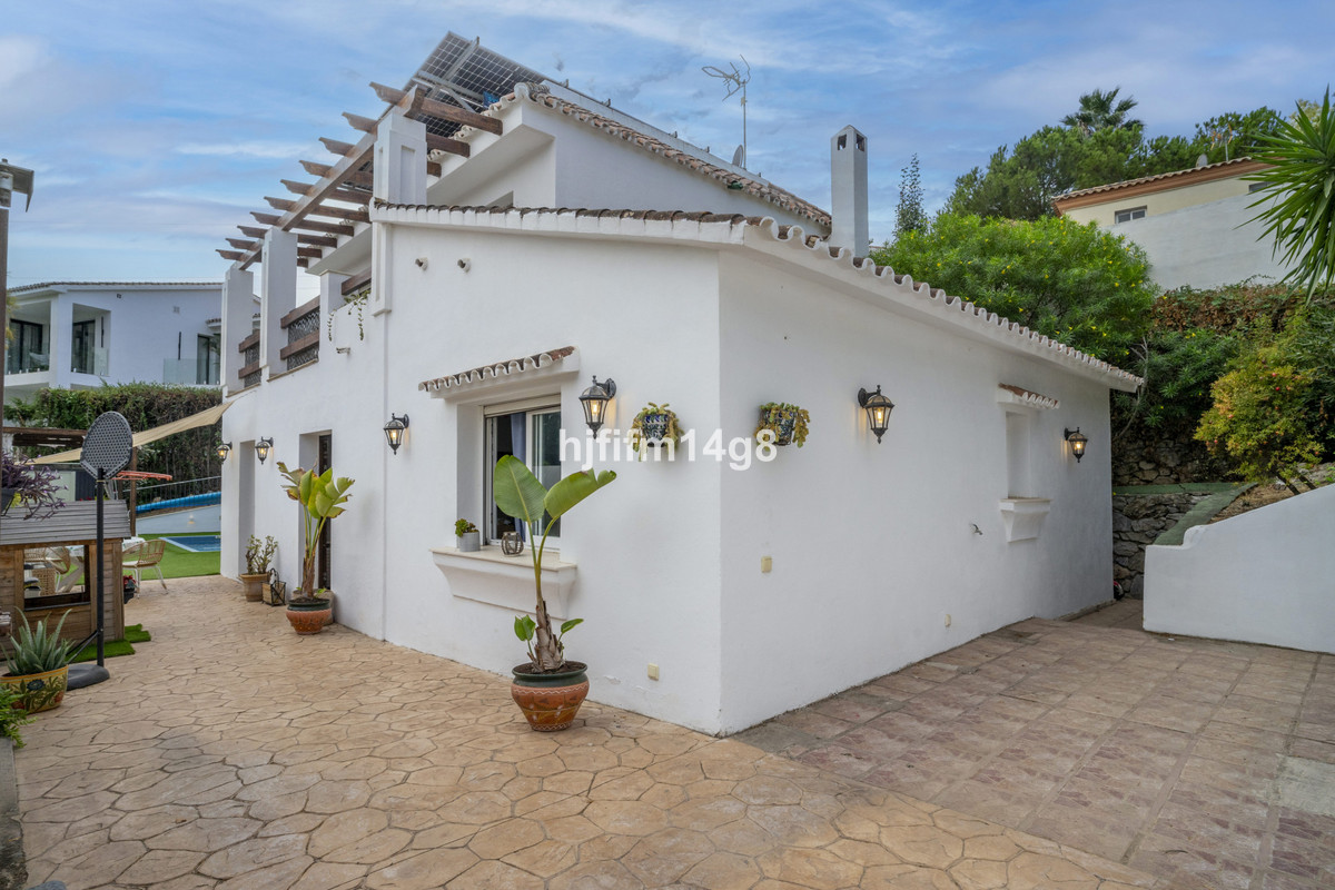 3 Bedroom Villa for Sale in La Campana — 3