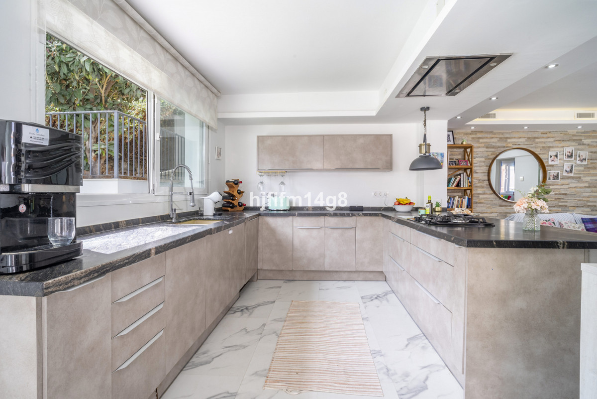 3 Bedroom Villa for Sale in La Campana — 6