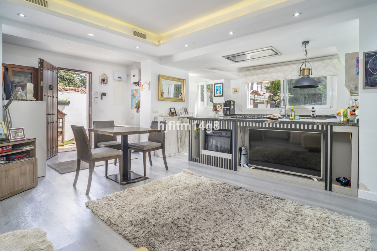 3 Bedroom Villa for Sale in La Campana — 8