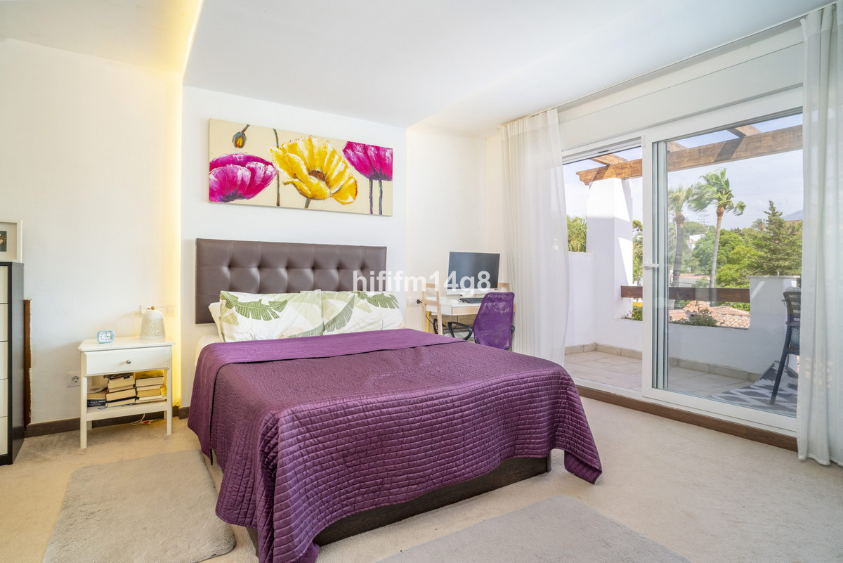 3 Bedroom Villa for Sale in La Campana — 9