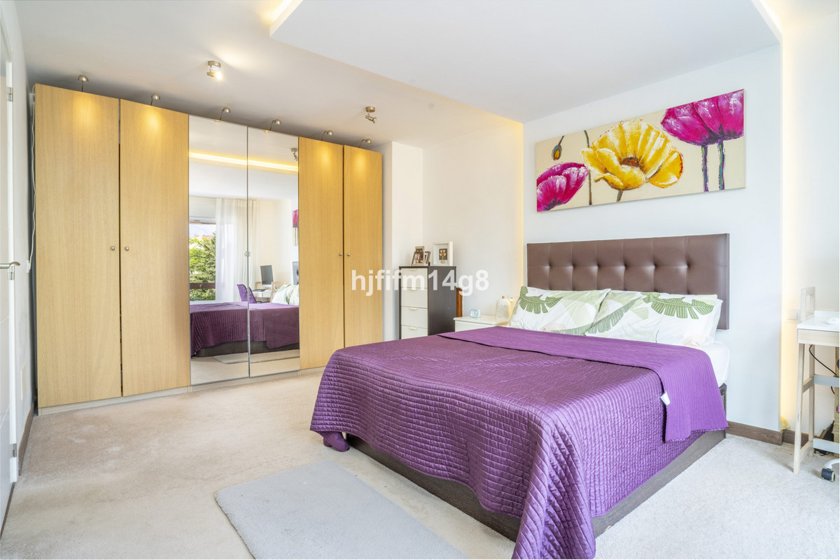3 Bedroom Villa for Sale in La Campana — view 10