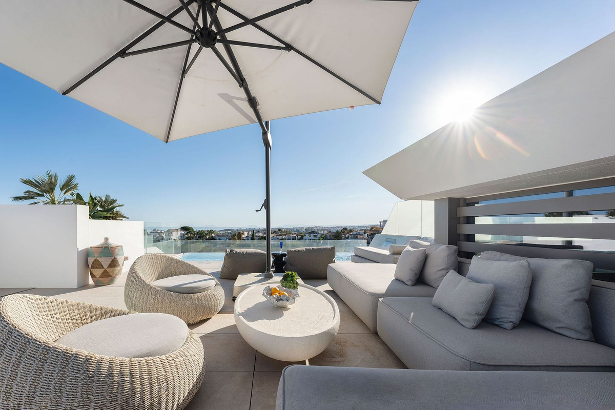 4 Bedroom Villa for Sale in Nueva Andalucía