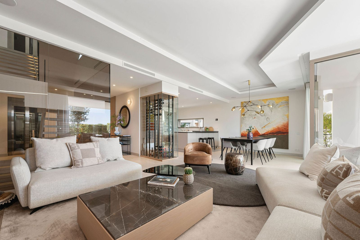 4 Bedroom Villa for Sale in Nueva Andalucía — 7