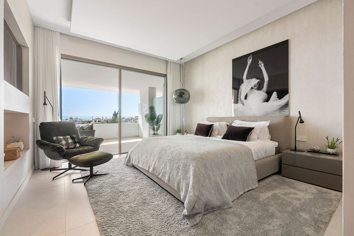 4 Bedroom Villa for Sale in Nueva Andalucía — 8