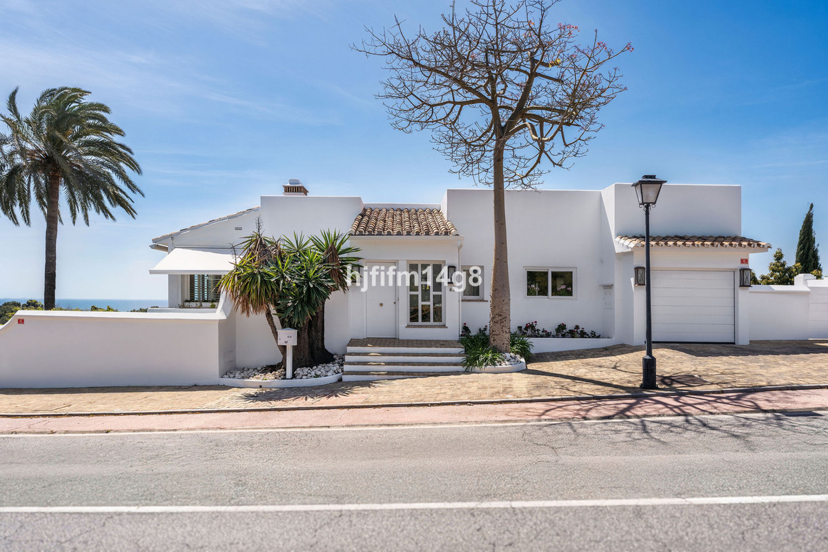 4 Bedroom Villa for Sale in Nueva Andalucía