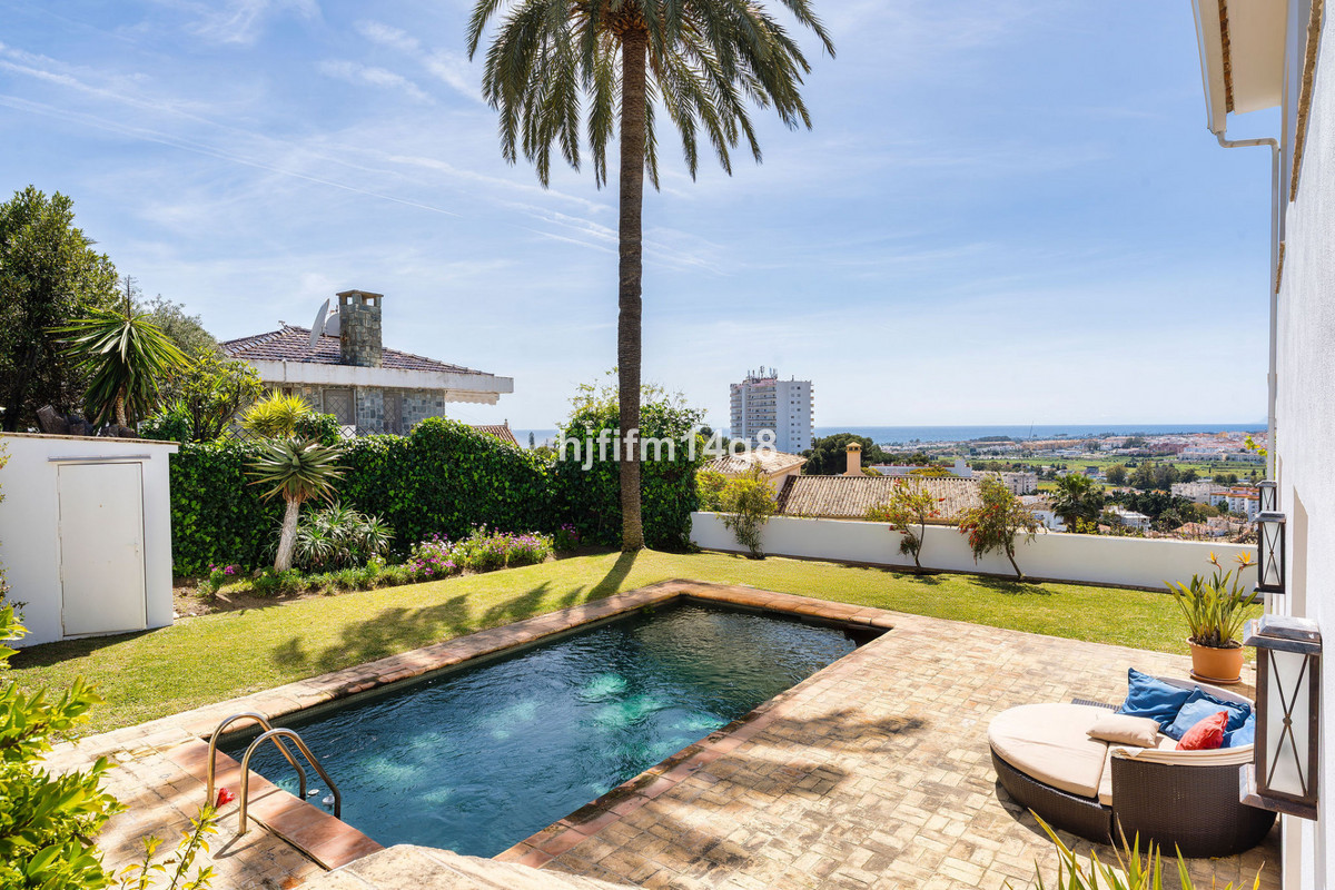 4 Bedroom Villa for Sale in Nueva Andalucía — 6
