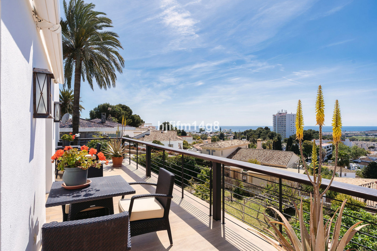 4 Bedroom Villa for Sale in Nueva Andalucía — 7