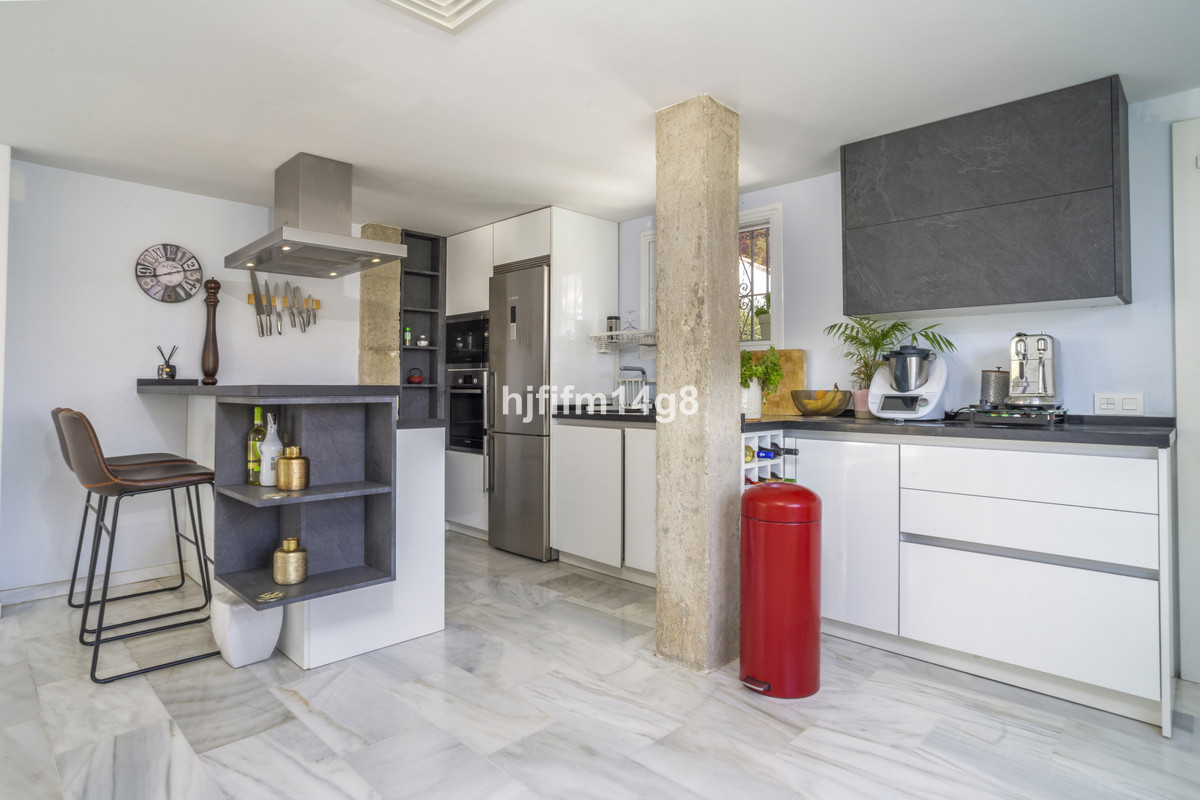 4 Bedroom Villa for Sale in Nueva Andalucía — 8