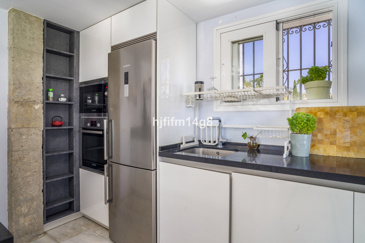 4 Bedroom Villa for Sale in Nueva Andalucía — 9