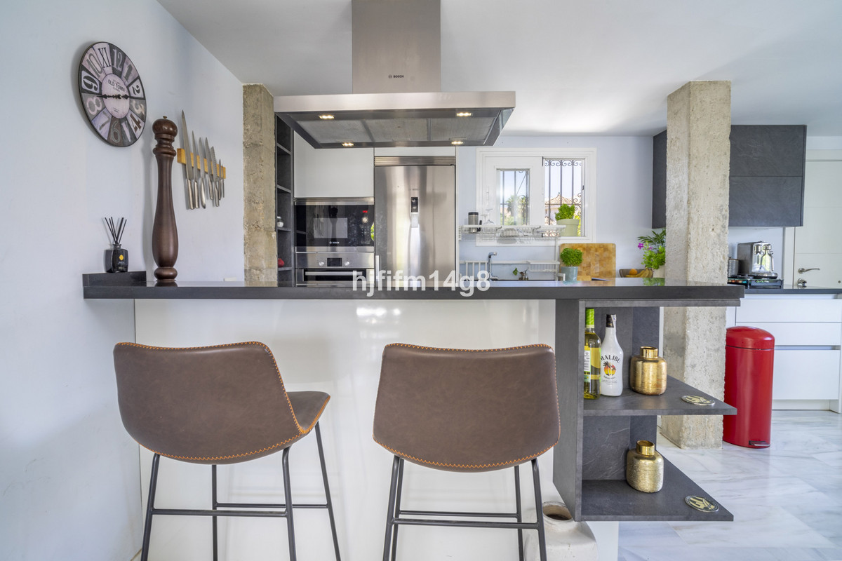 4 Bedroom Villa for Sale in Nueva Andalucía — view 10