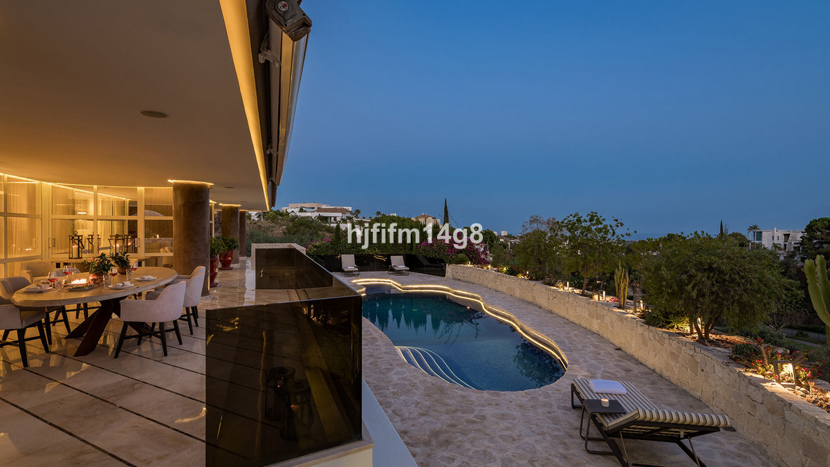 5 Bedroom Villa for Sale in La Quinta