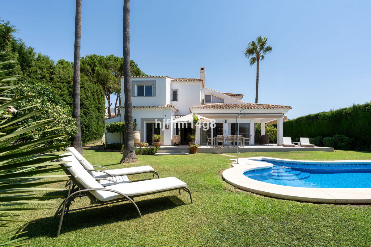 5 Bedroom Villa for Sale in Nueva Andalucía — 4