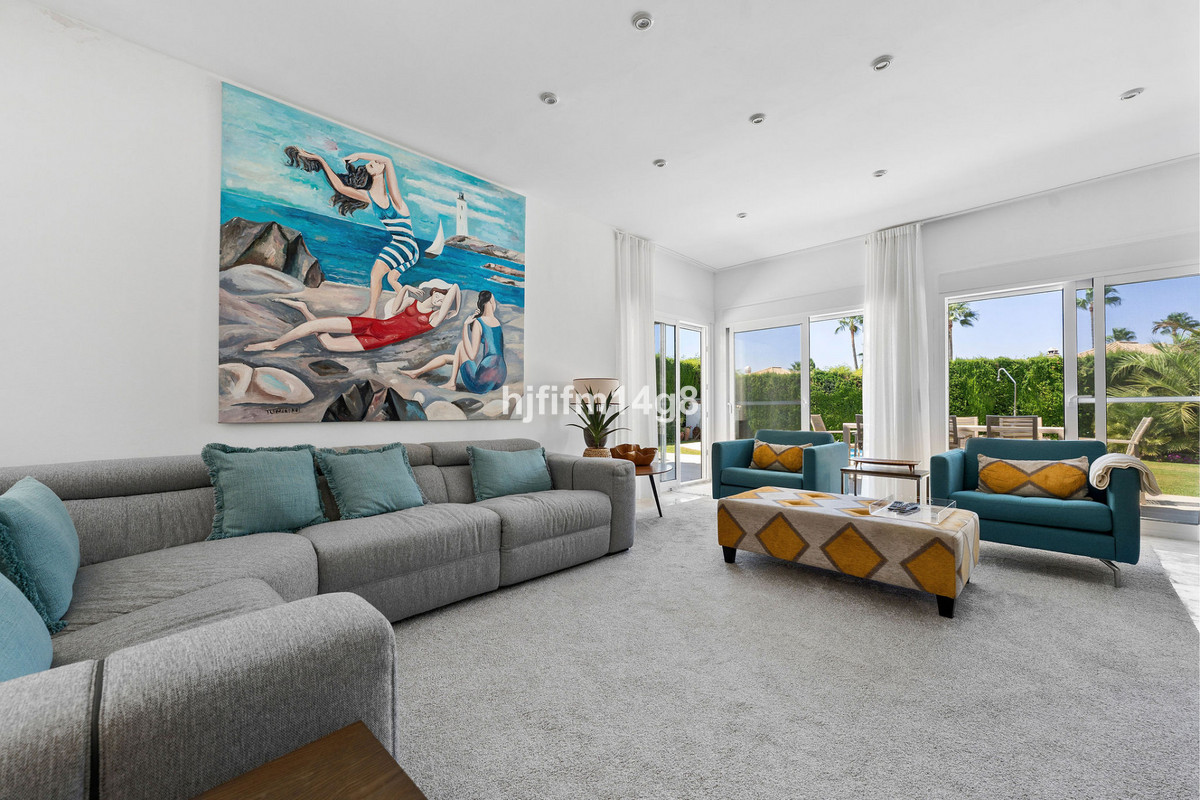 5 Bedroom Villa for Sale in Nueva Andalucía — 6