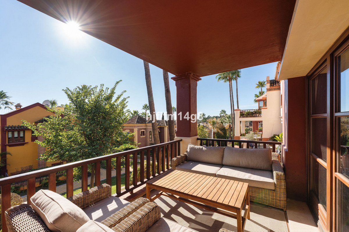 6 Bedroom Villa for Sale in The Golden Mile — 3