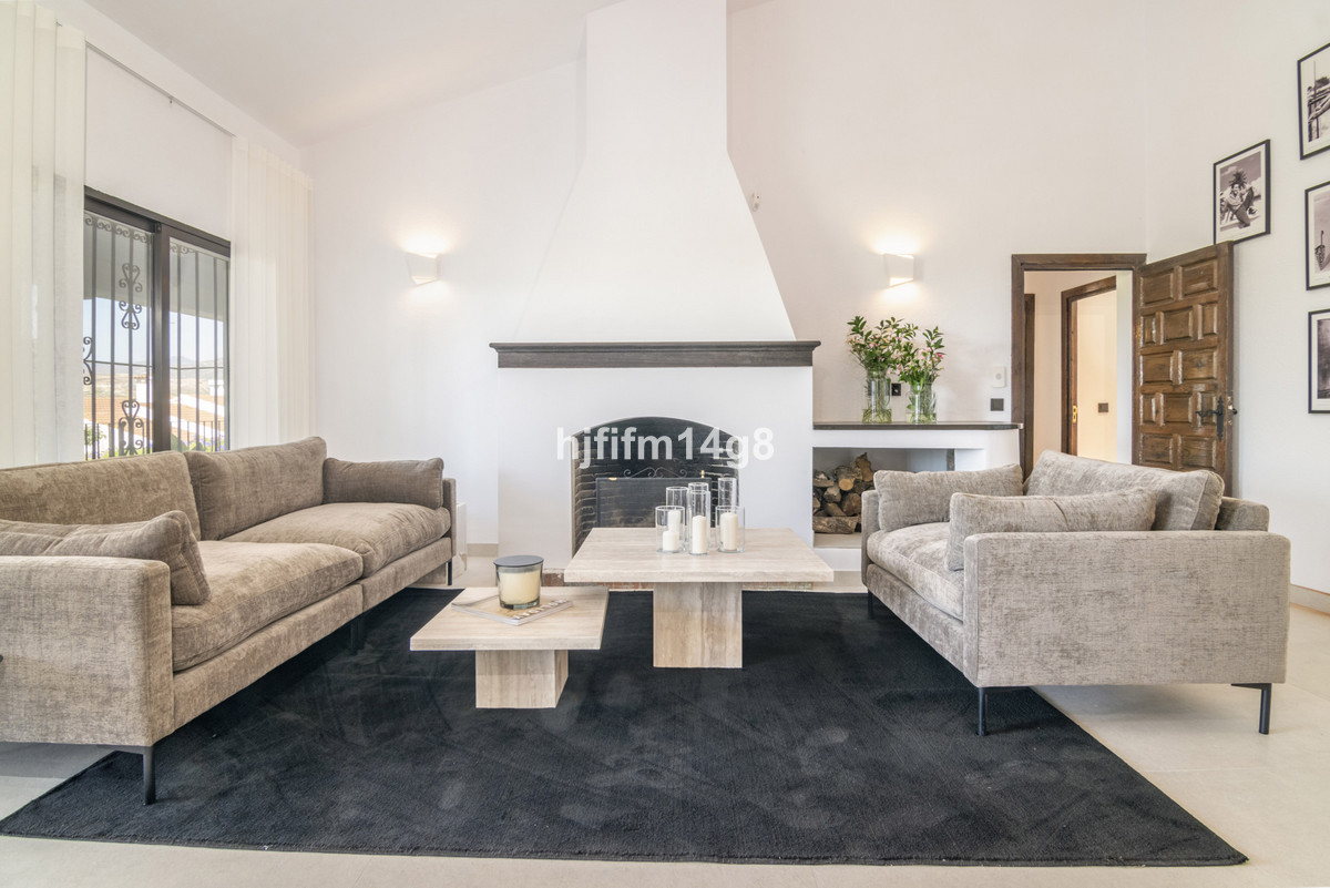 7 Bedroom Villa for Sale in San Pedro de Alcántara — 3