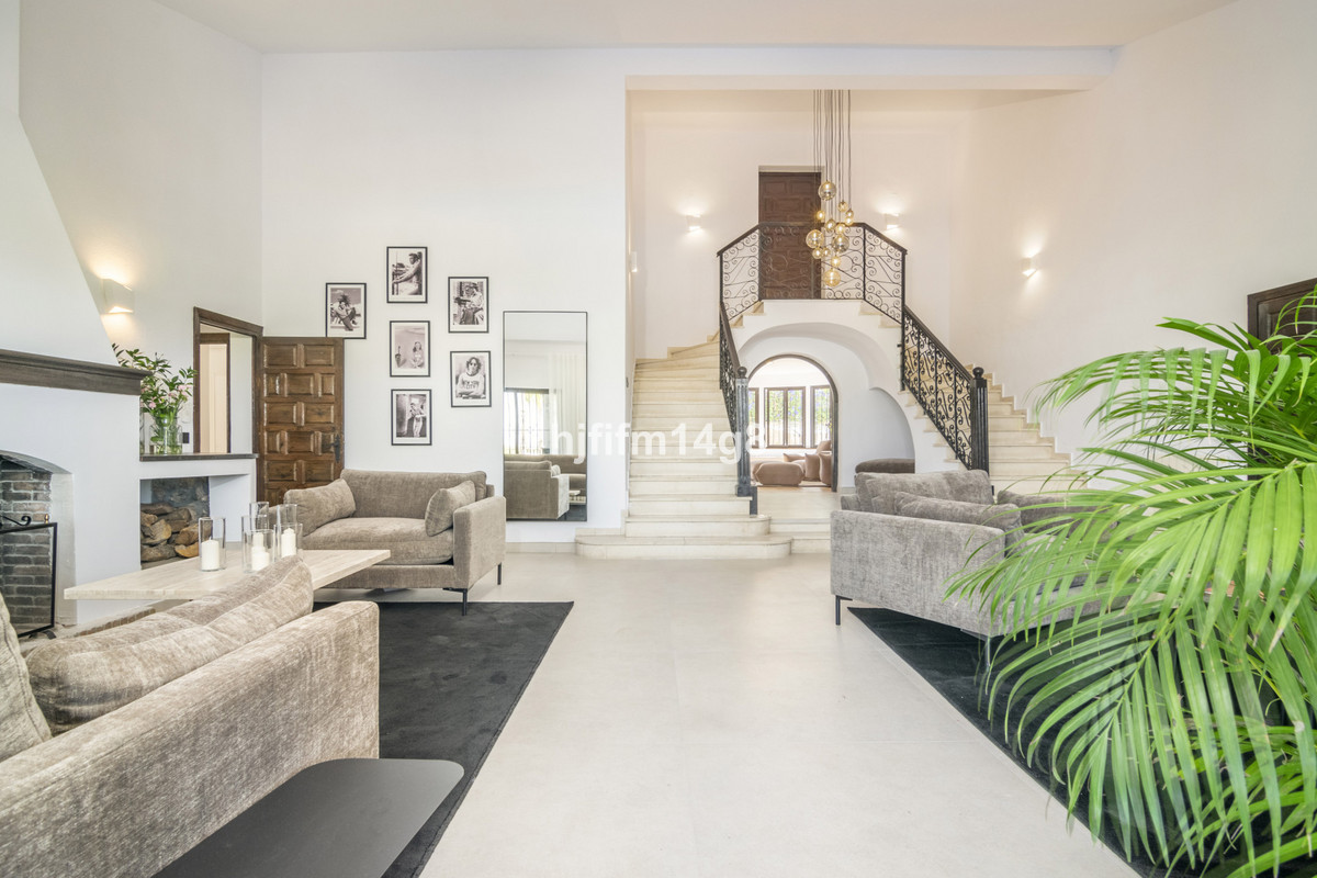 7 Bedroom Villa for Sale in San Pedro de Alcántara — 5
