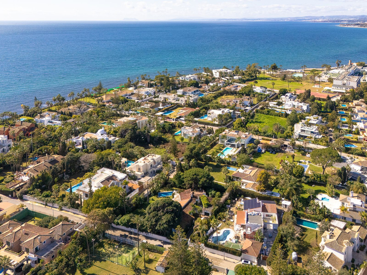 4 Bedroom Villa for Sale in Guadalmina Baja — 5