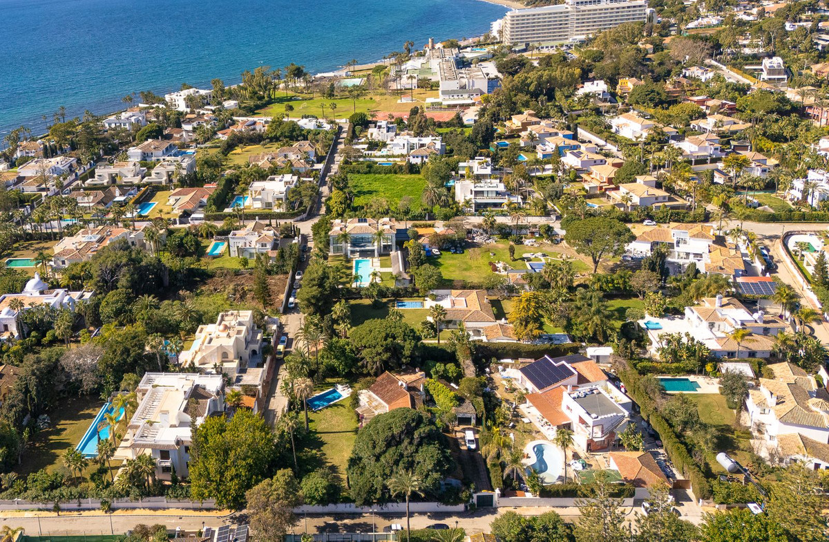 4 Bedroom Villa for Sale in Guadalmina Baja — 9