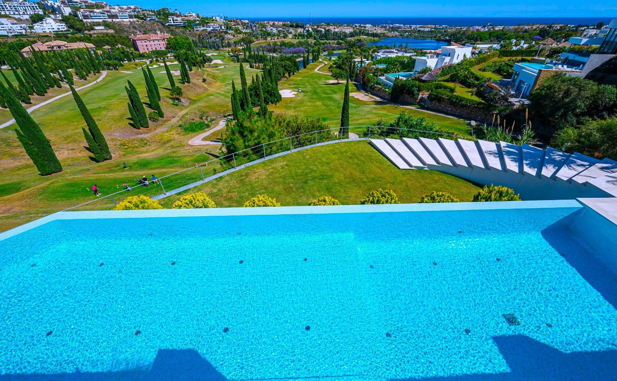 6 Bedroom Villa for Sale in Los Flamingos — 6