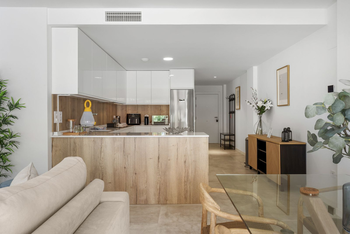 3 Bedroom Apartment for Sale in Estepona — 7