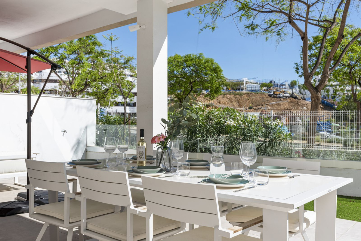 3 Bedroom Apartment for Sale in Estepona — view 10