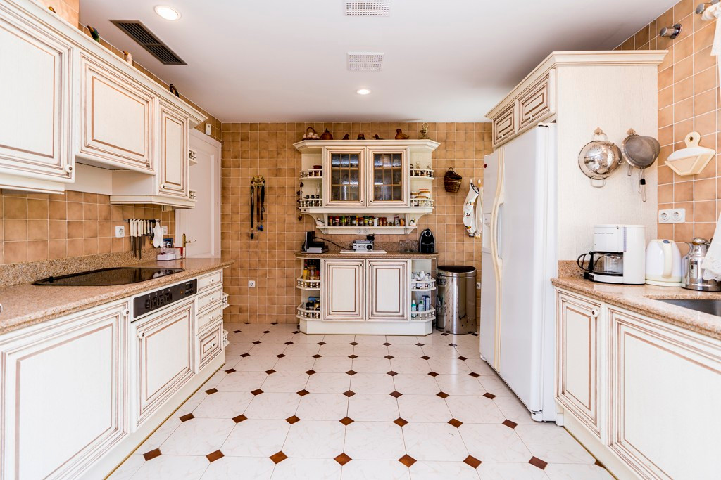 4 Bedroom Villa for Sale in Marbella — 5