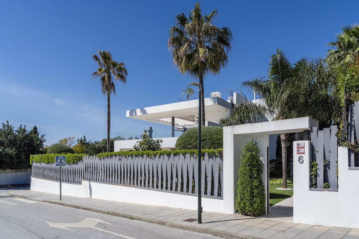 5 Bedroom Villa for Sale in The Golden Mile — 6