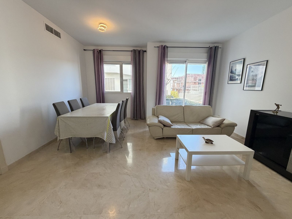 3 Bedroom Apartment for Sale in Estepona — 2